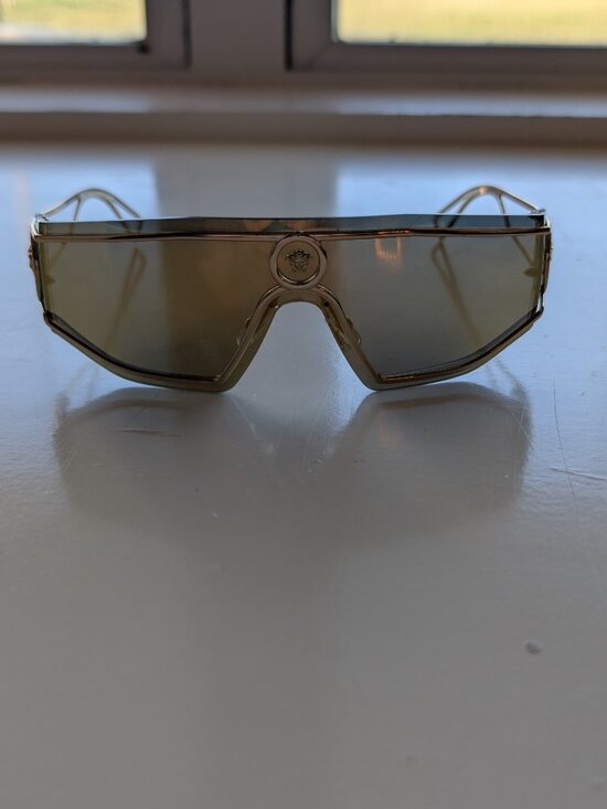 VERSACE Mod. 2226 1002/7P Designer Gold Sunglasses main image 4